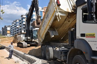 Gemlik’te Yol Açma Çalışmaları Hız Kesmeden Sürüyor